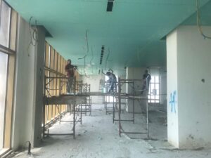 أعمال ترميم داخل منزل